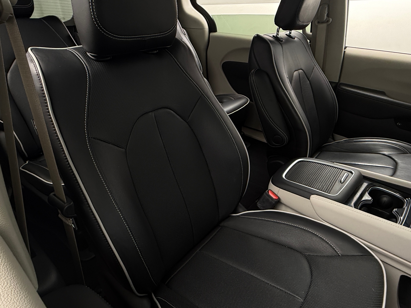 Thumbnail: 2022 Chrysler Pacifica - 2