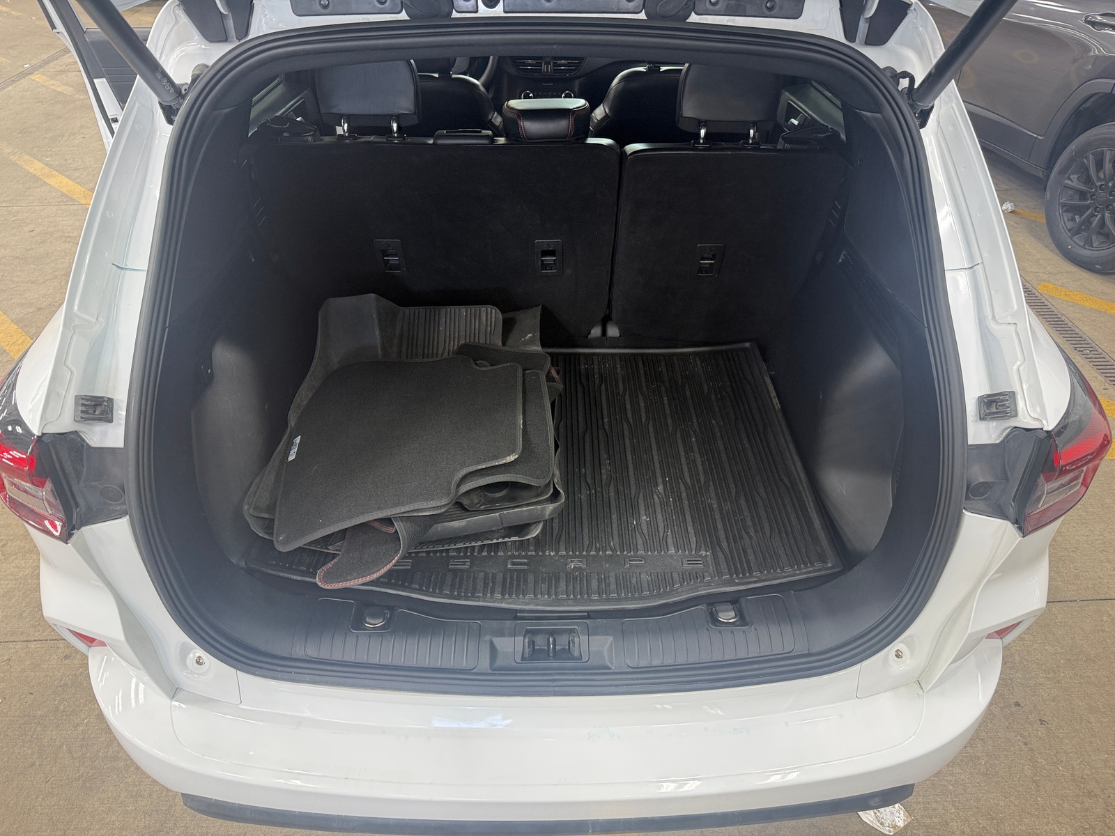 Thumbnail: 2023 Ford Escape - 6