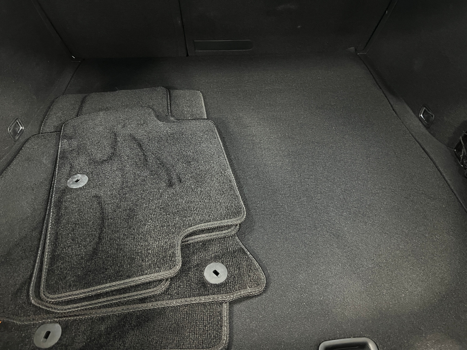 Thumbnail: 2023 Genesis G70 - 6