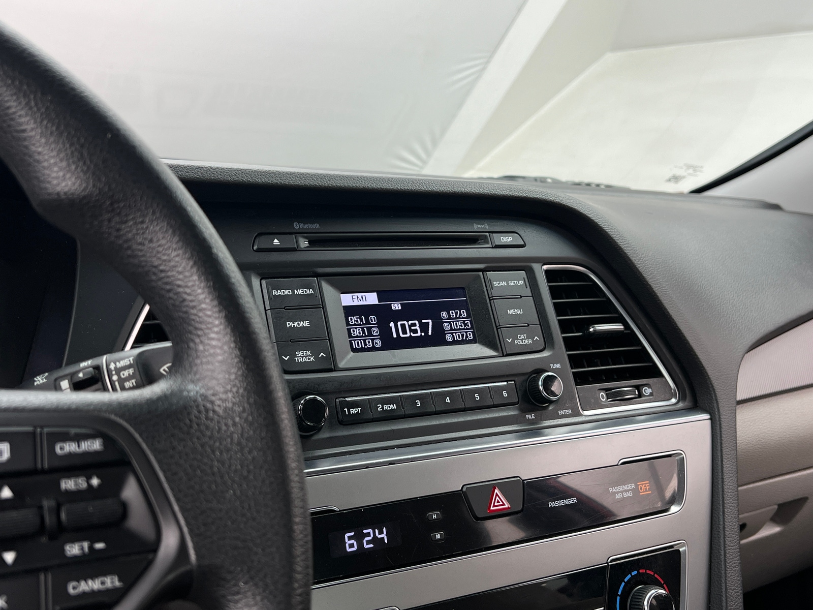 Thumbnail: 2017 Hyundai Sonata - 4