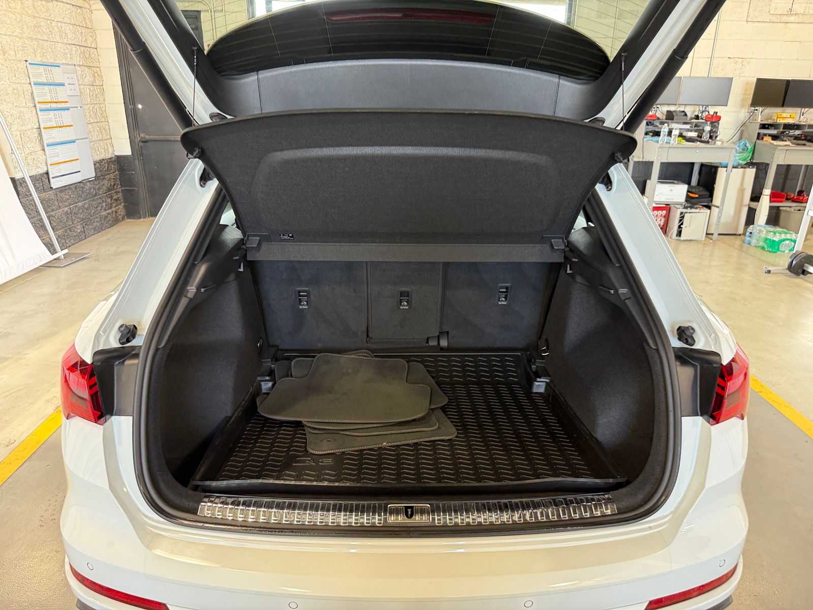 Thumbnail: 2020 Audi Q3 - 6