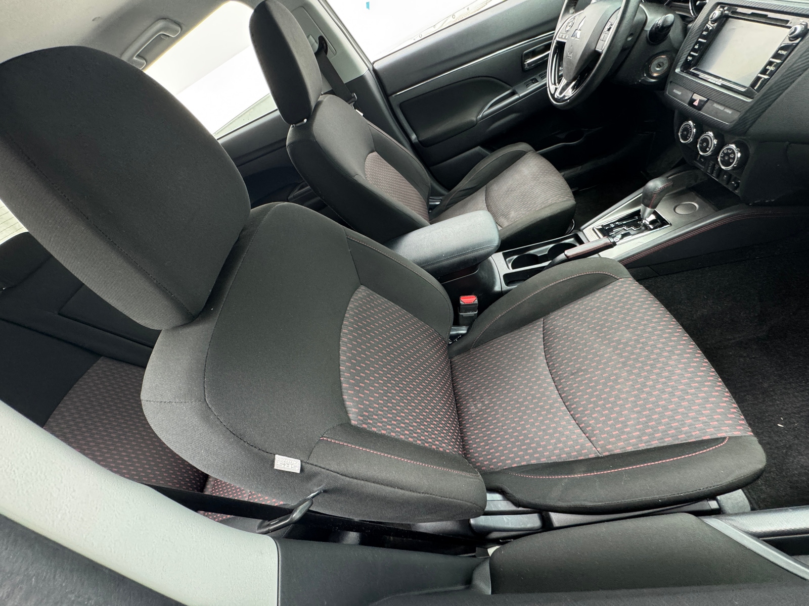 Thumbnail: 2018 Mitsubishi Outlander Sport - 2