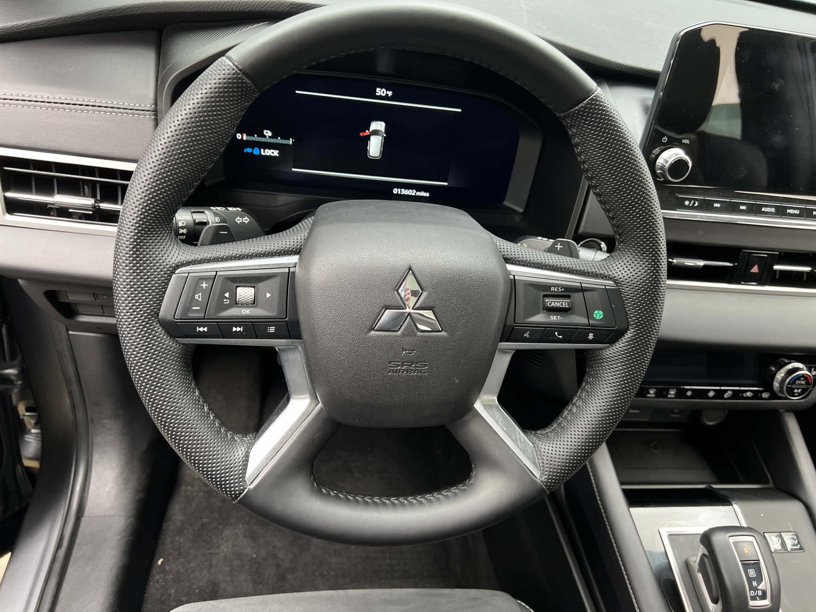 Thumbnail: 2023 Mitsubishi Outlander - 5