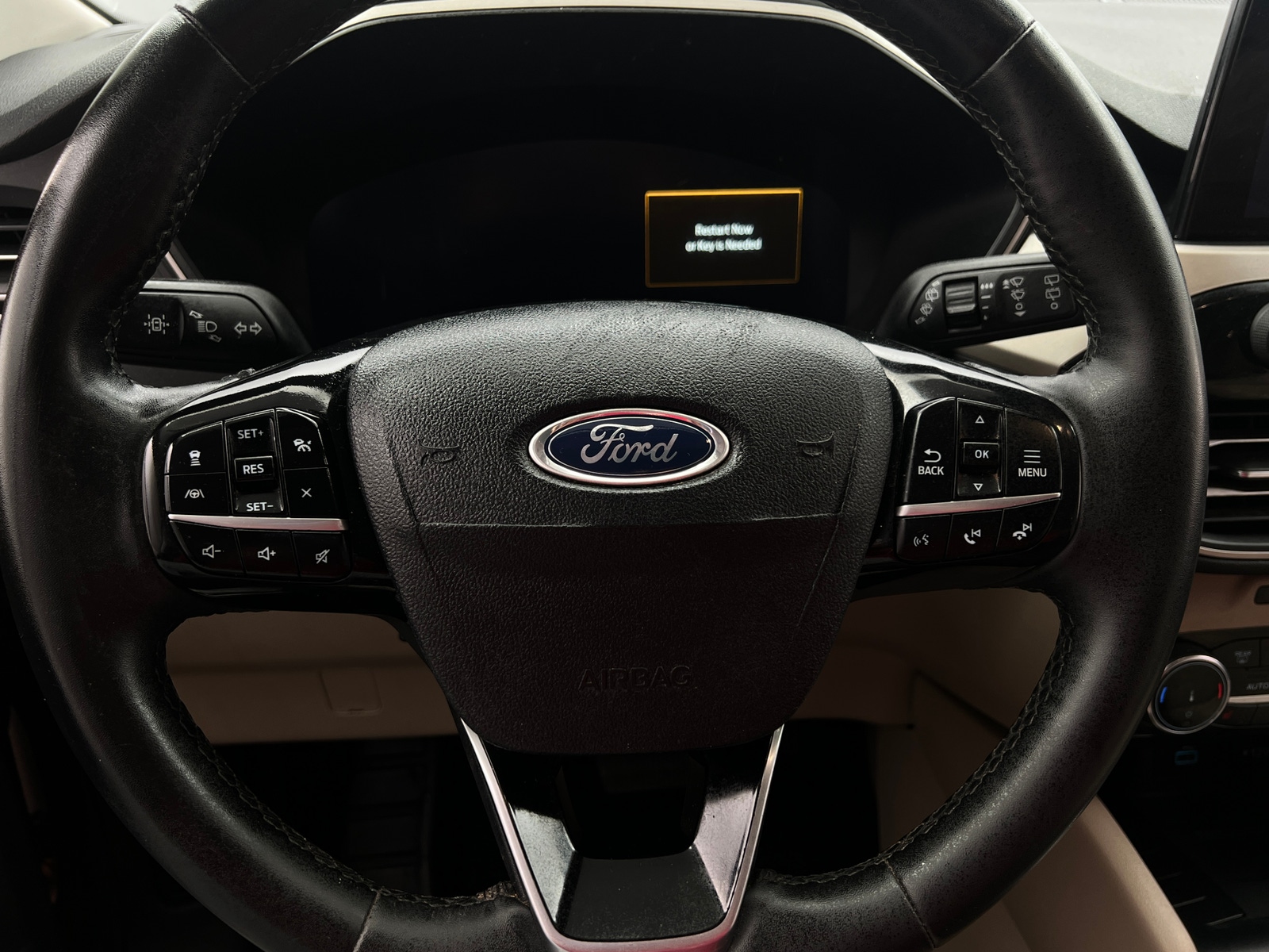 Thumbnail: 2022 Ford Escape - 4