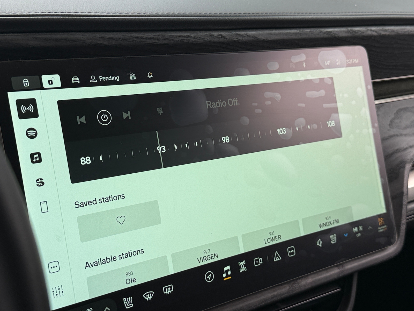 Thumbnail: 2023 Rivian R1S - 3