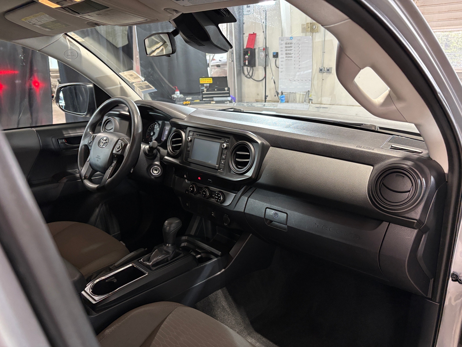 Thumbnail: 2018 Toyota Tacoma - 3