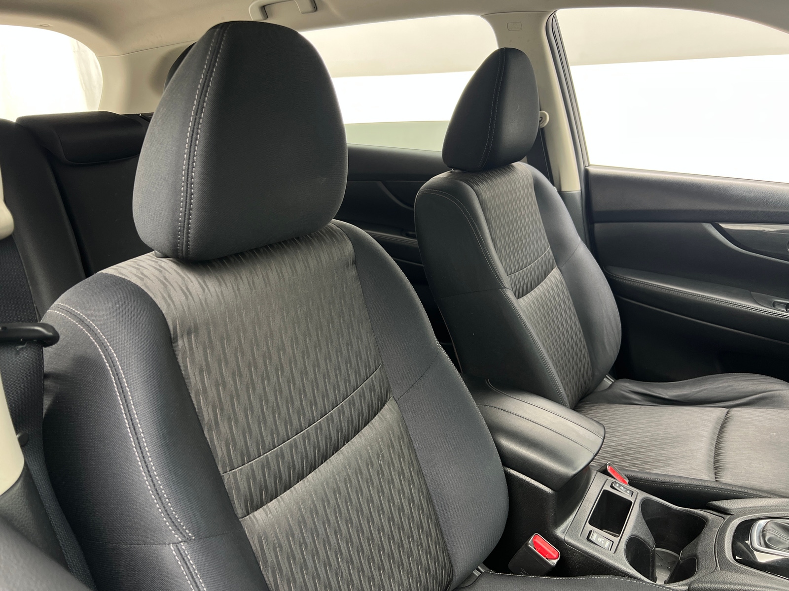 Thumbnail: 2017 Nissan Rogue - 2