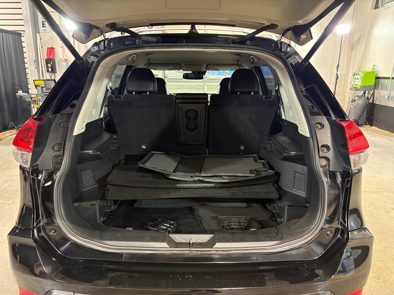 Thumbnail: 2018 Nissan Rogue - 6