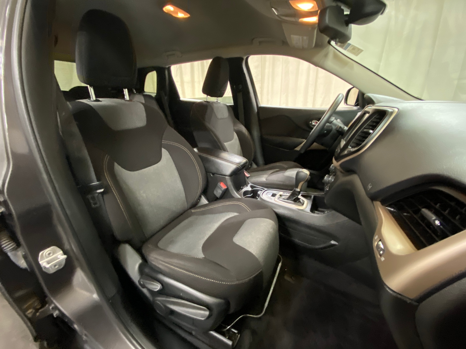 Thumbnail: 2018 Jeep Cherokee - 2