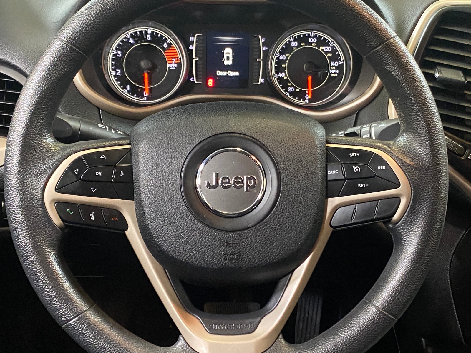 Thumbnail: 2018 Jeep Cherokee - 5