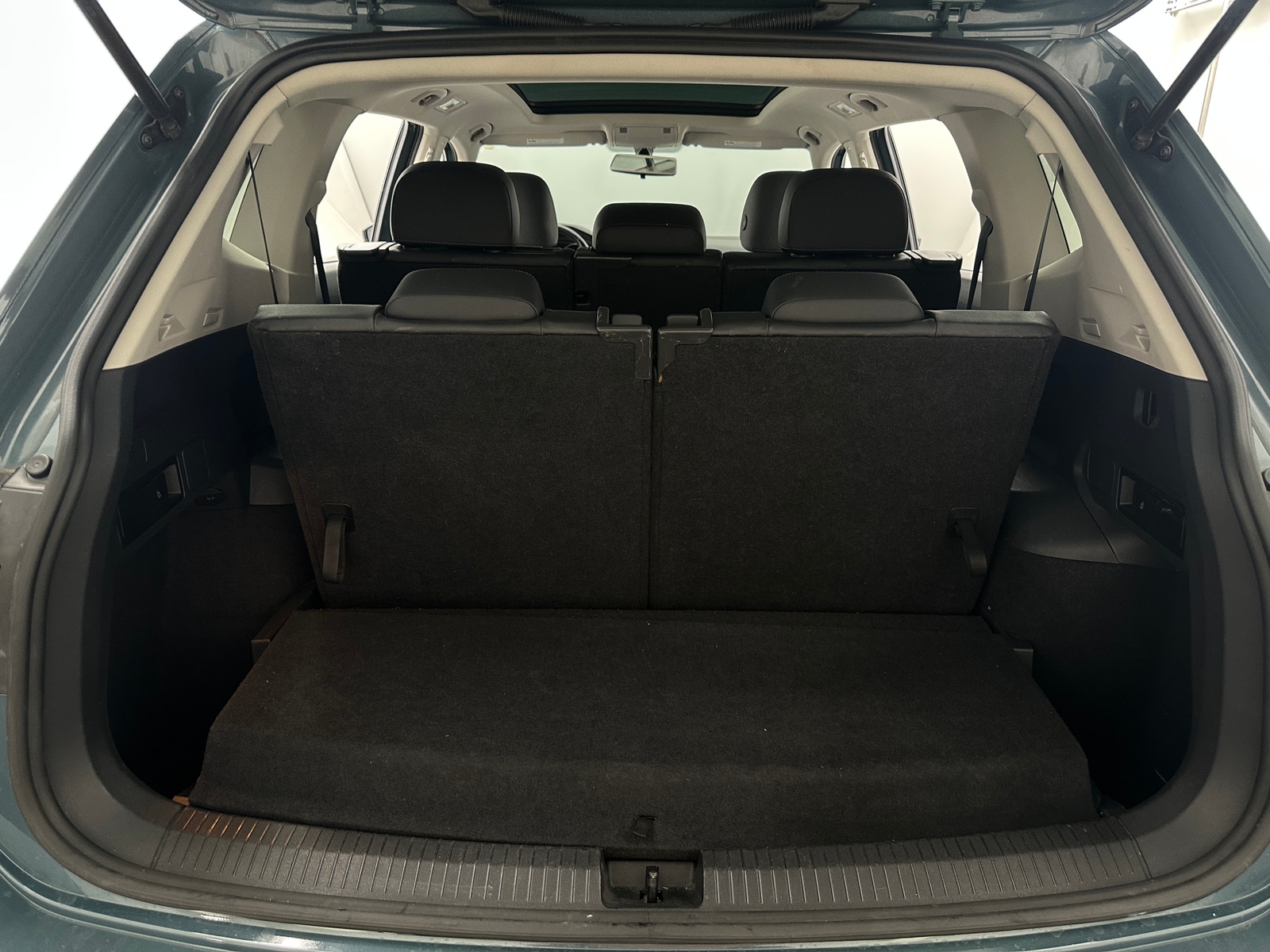 Thumbnail: 2019 Volkswagen Tiguan - 6