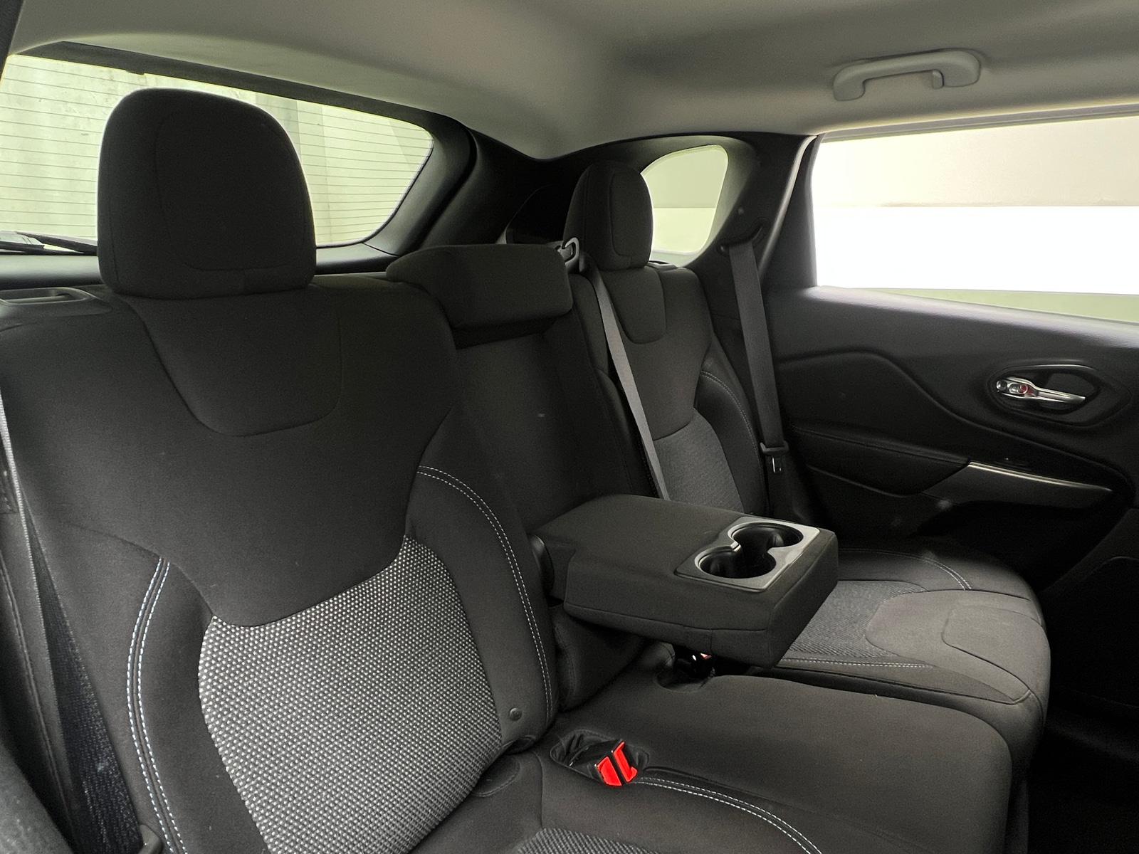 Thumbnail: 2019 Jeep Cherokee - 6