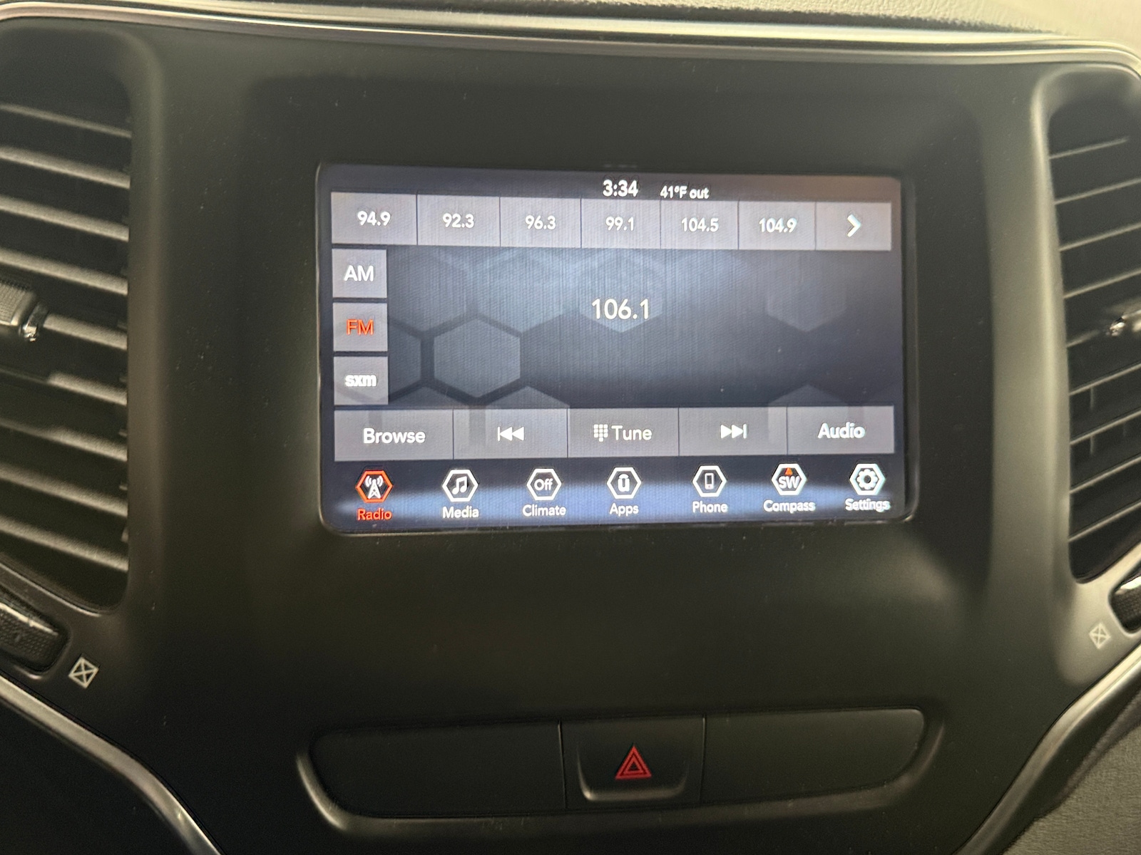 Thumbnail: 2019 Jeep Cherokee - 4