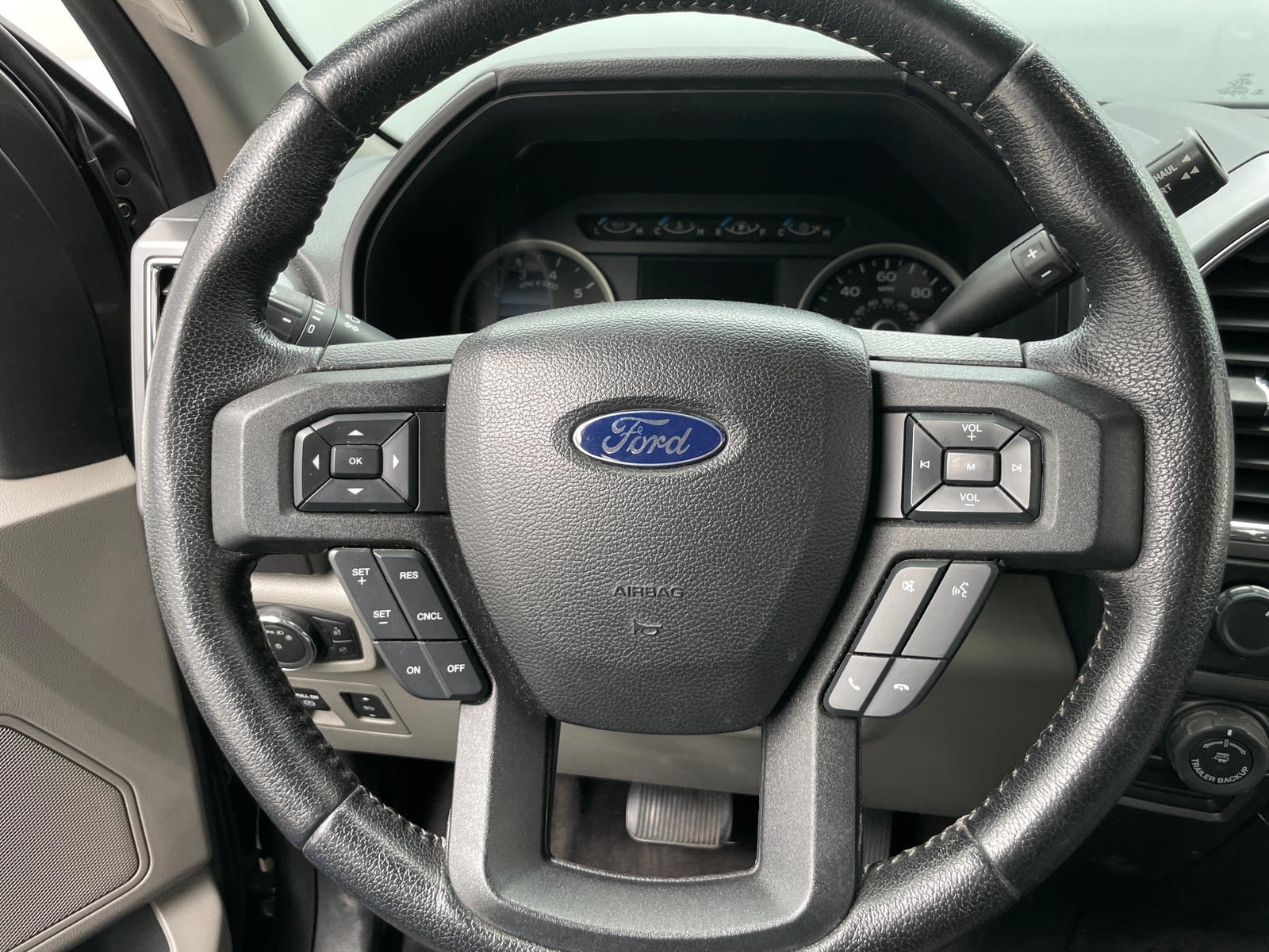 Thumbnail: 2016 Ford Econoline - 5