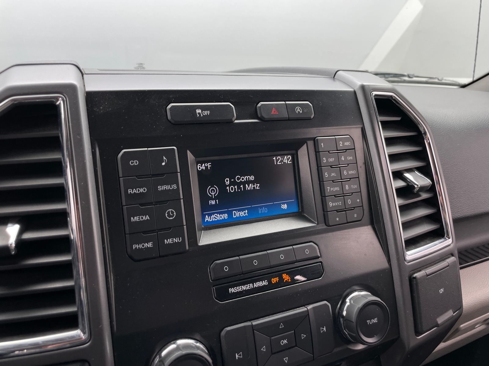 Thumbnail: 2016 Ford Econoline - 4