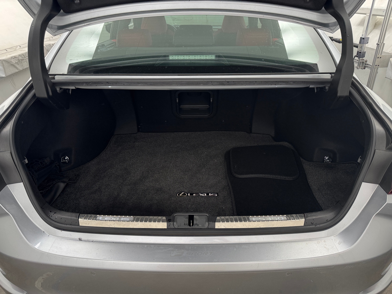 Thumbnail: 2022 Lexus ES - 6