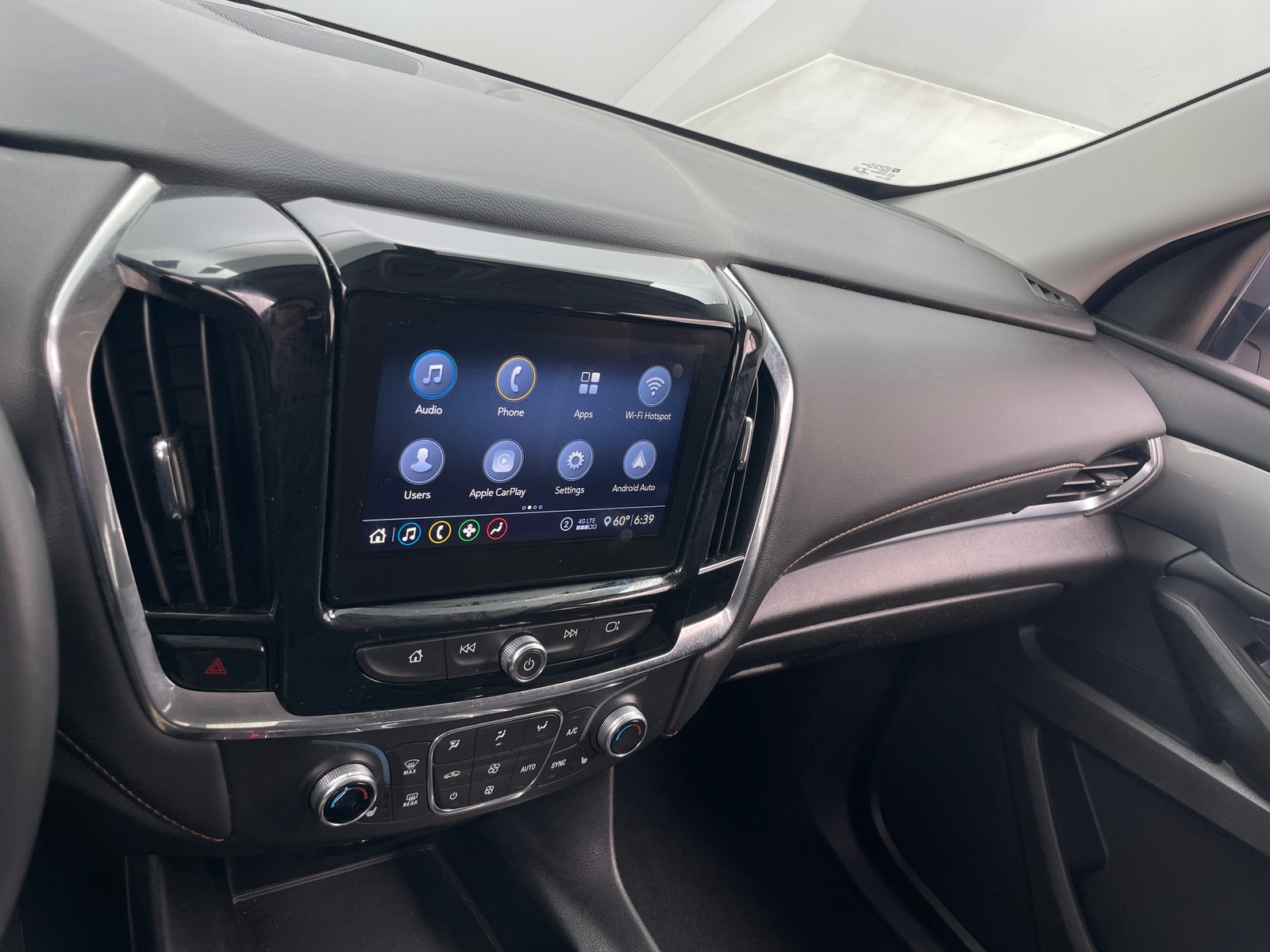 Thumbnail: 2021 Chevrolet Traverse - 4