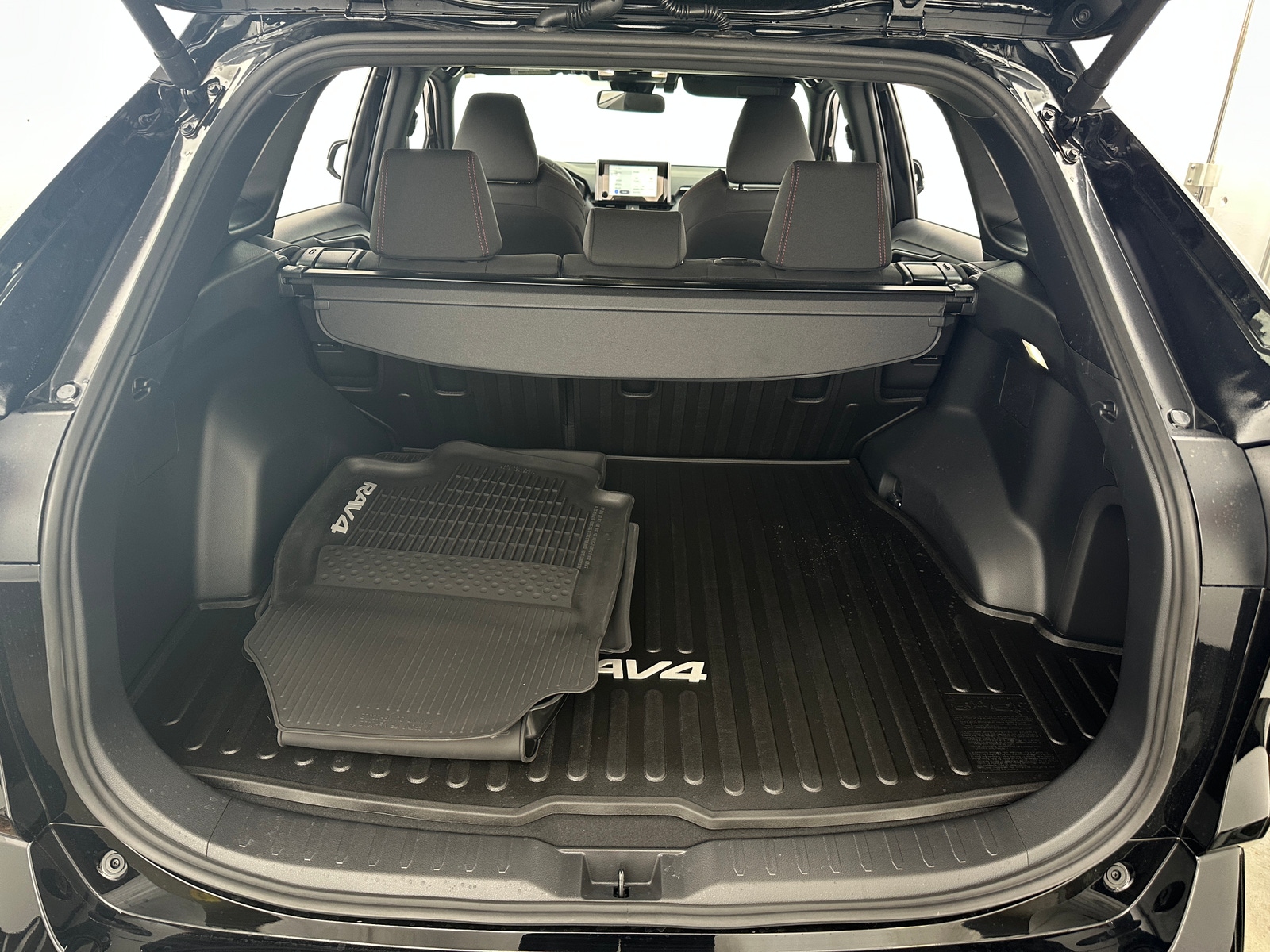 Thumbnail: 2025 Toyota RAV4 - 7