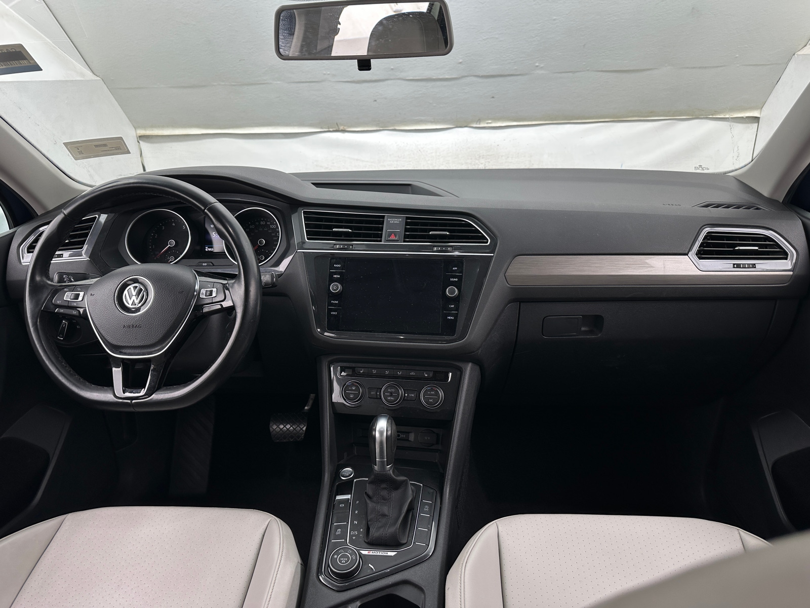 Thumbnail: 2018 Volkswagen Tiguan - 3