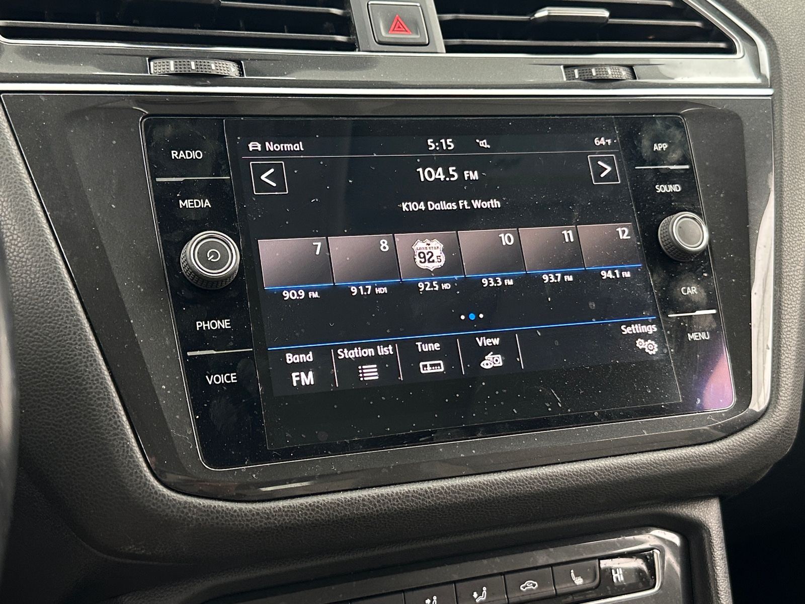 Thumbnail: 2018 Volkswagen Tiguan - 4