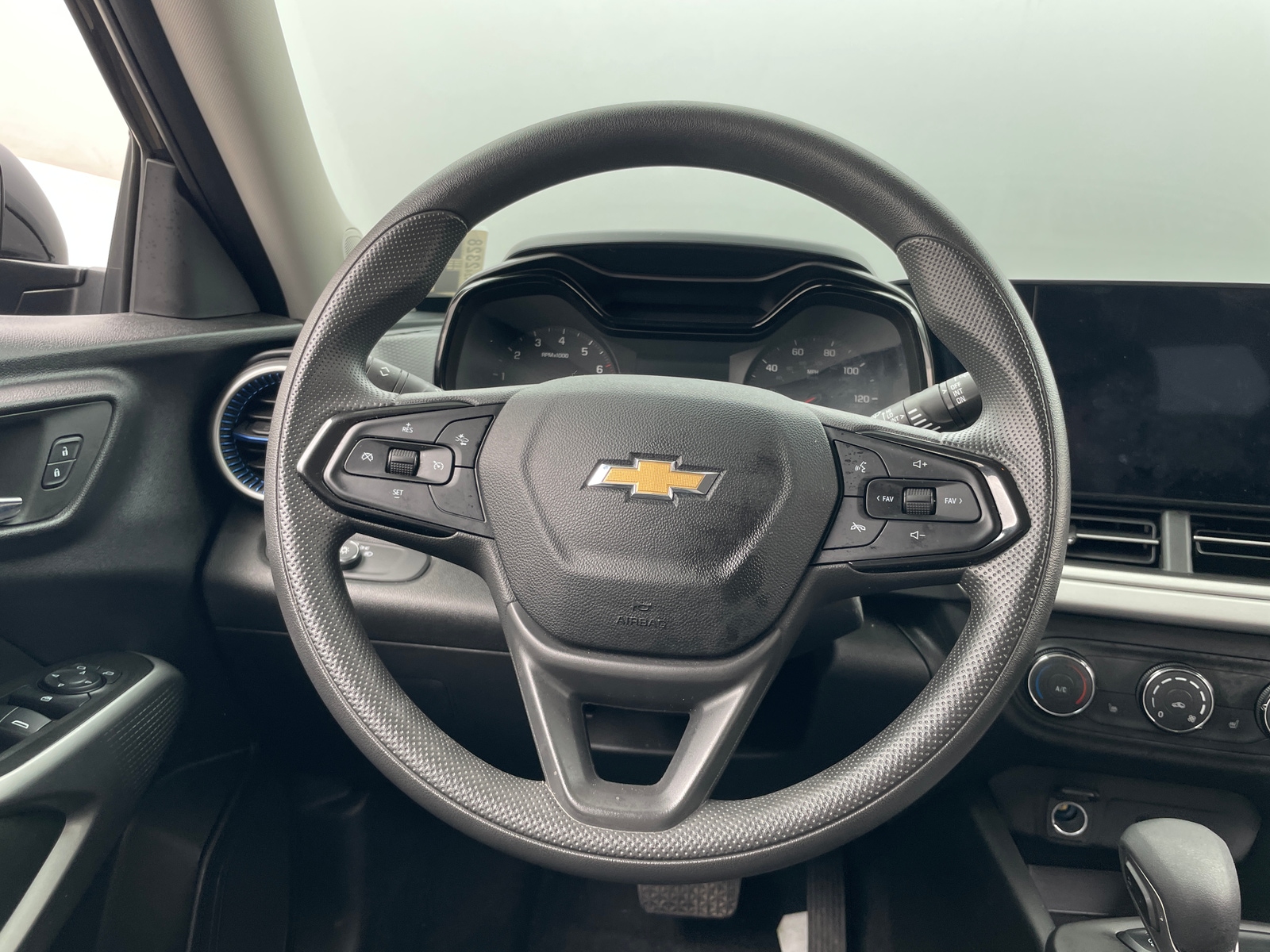 Thumbnail: 2024 Chevrolet Trax - 5