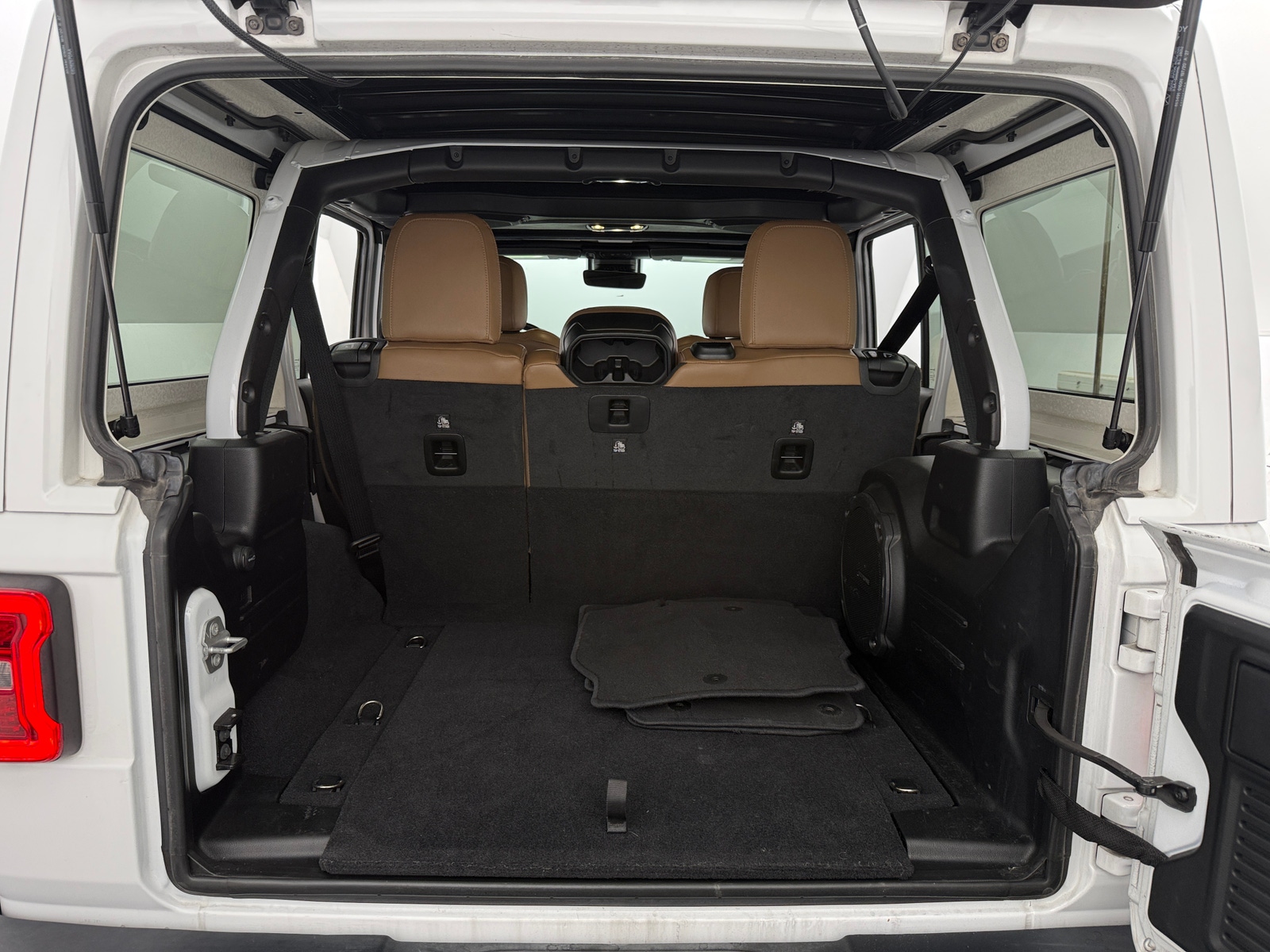 Thumbnail: 2020 Jeep Wrangler - 6