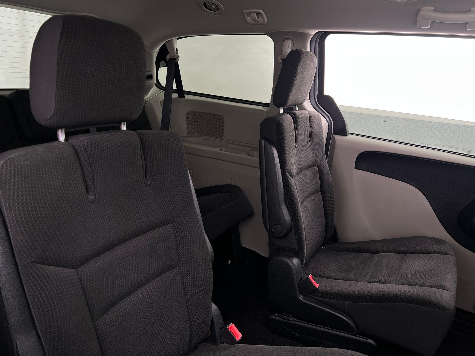 Thumbnail: 2017 Dodge Grand Caravan - 6