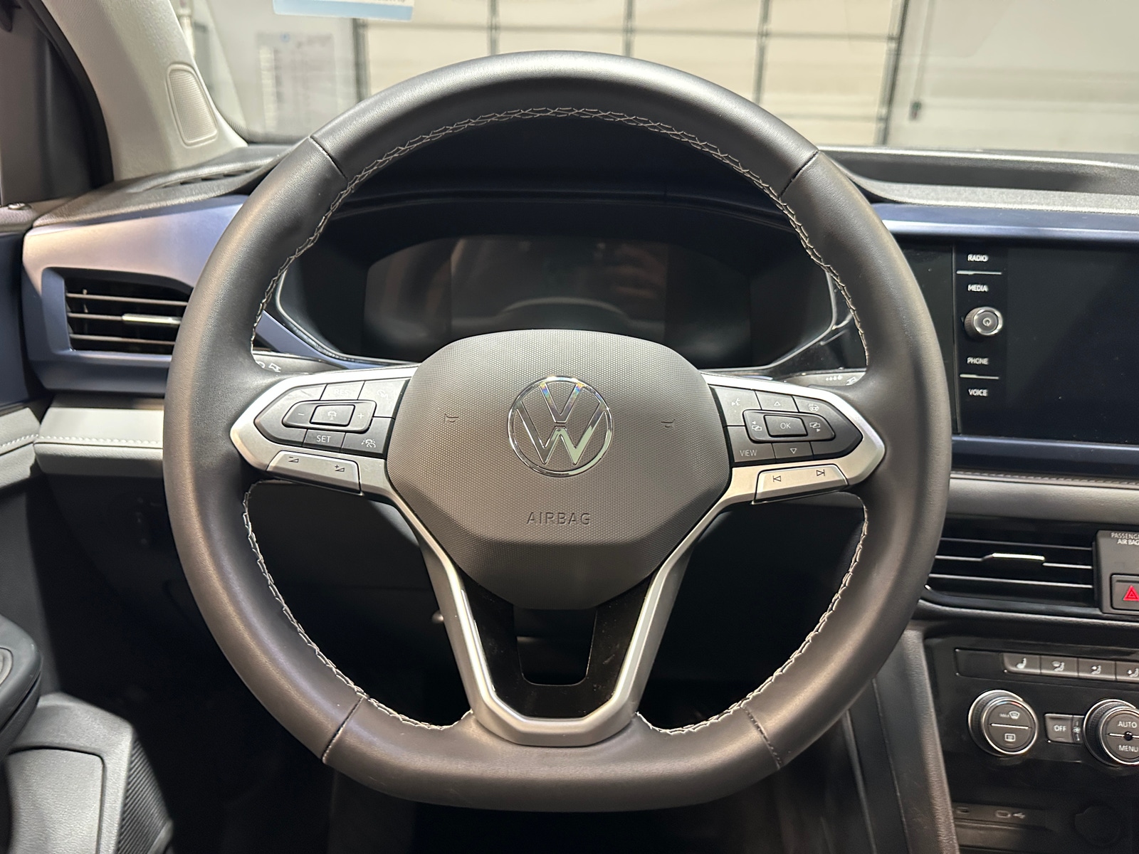 Thumbnail: 2024 Volkswagen Taos - 5