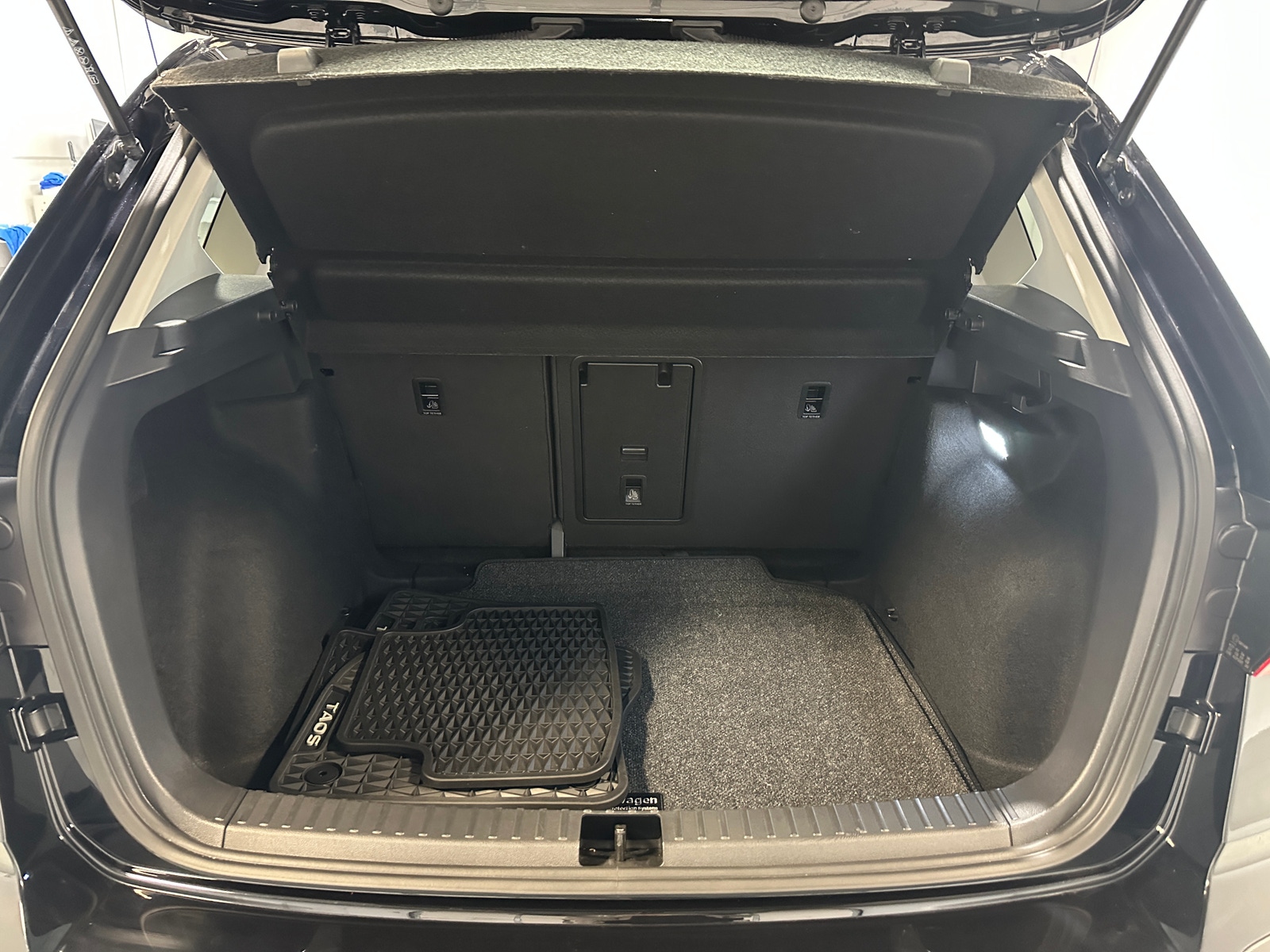 Thumbnail: 2024 Volkswagen Taos - 7