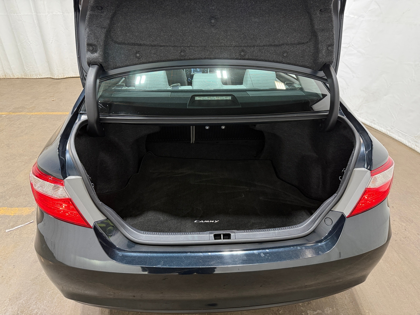 Thumbnail: 2017 Toyota Camry - 7