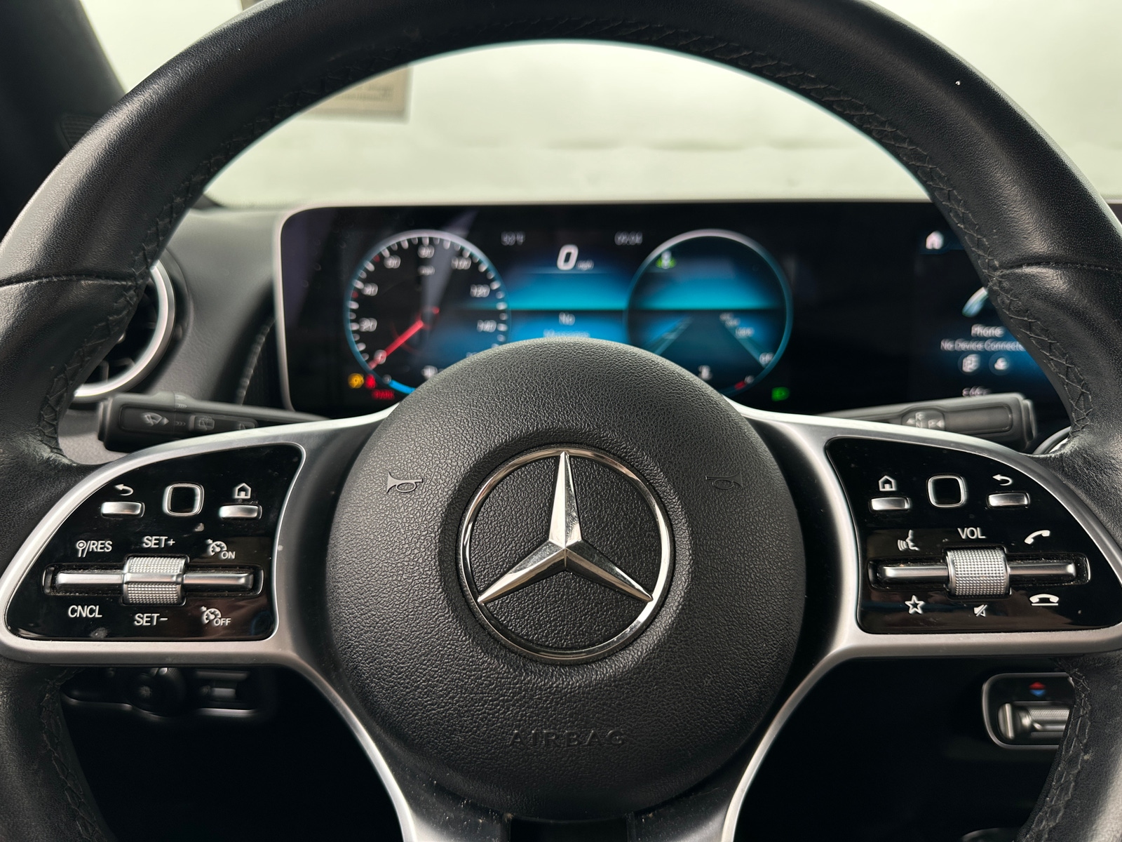 Thumbnail: 2020 Mercedes-Benz GLB - 4