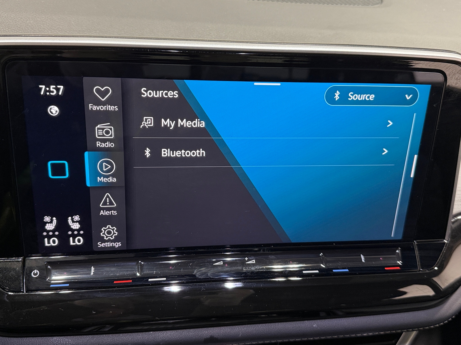 Thumbnail: 2025 Volkswagen Atlas - 3