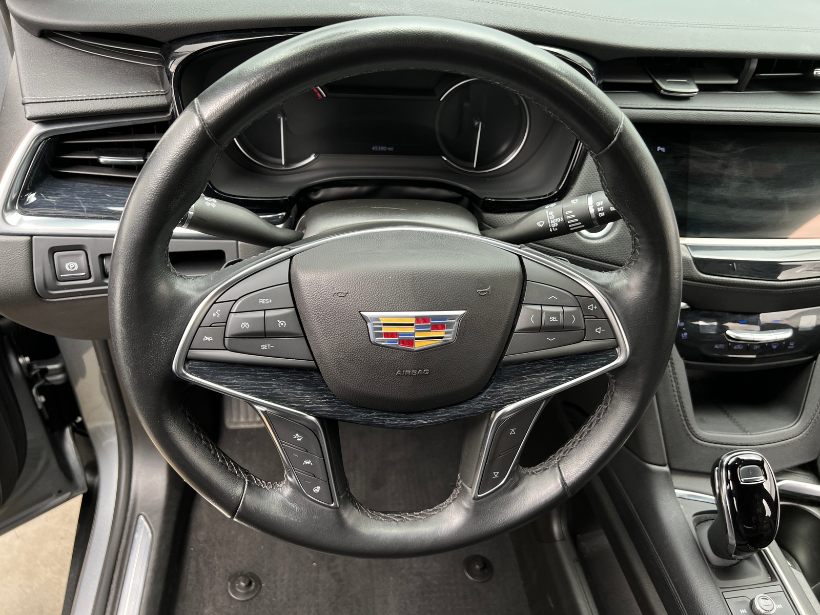 Thumbnail: 2024 Cadillac XT5 - 4