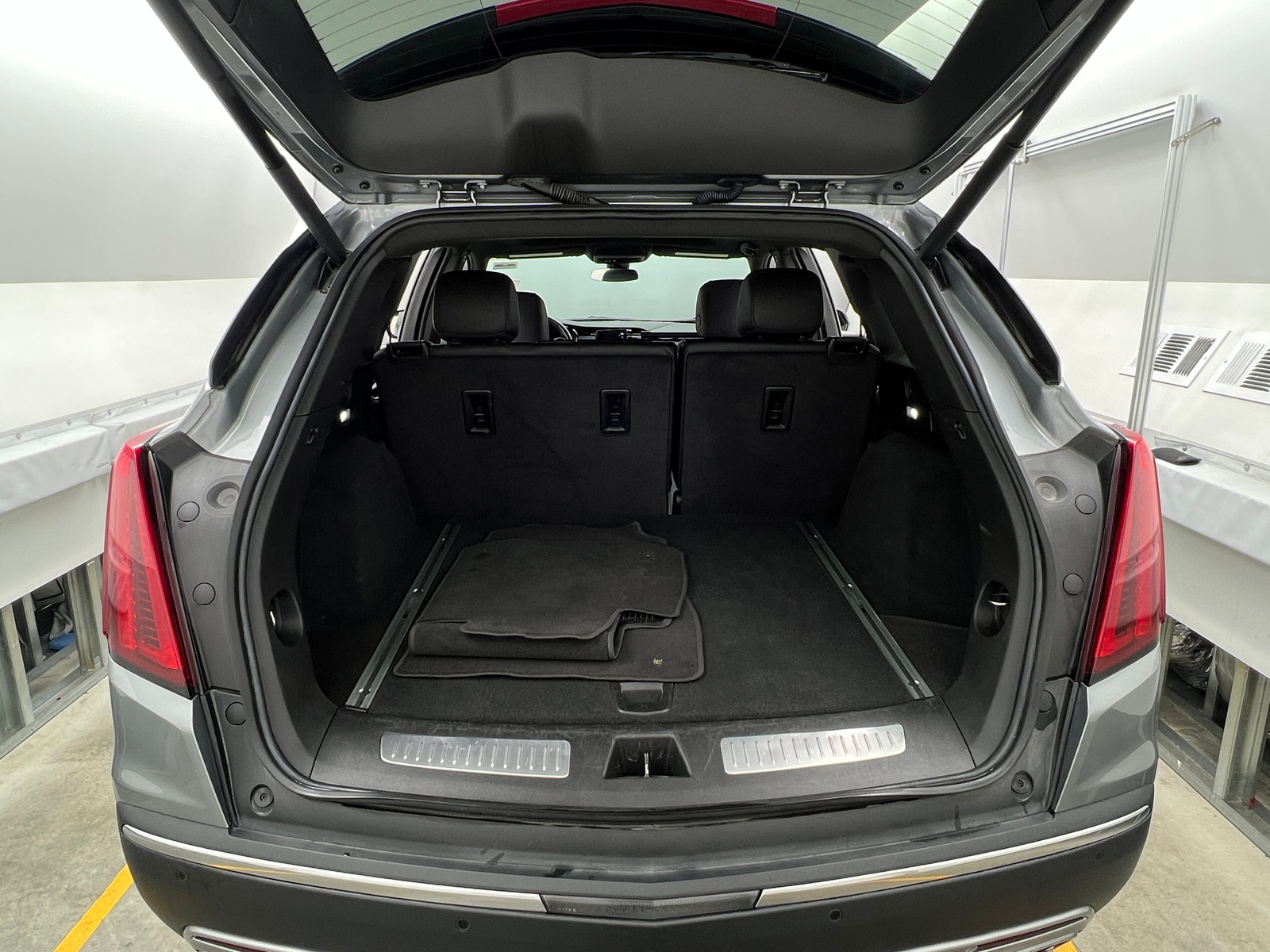 Thumbnail: 2024 Cadillac XT5 - 6