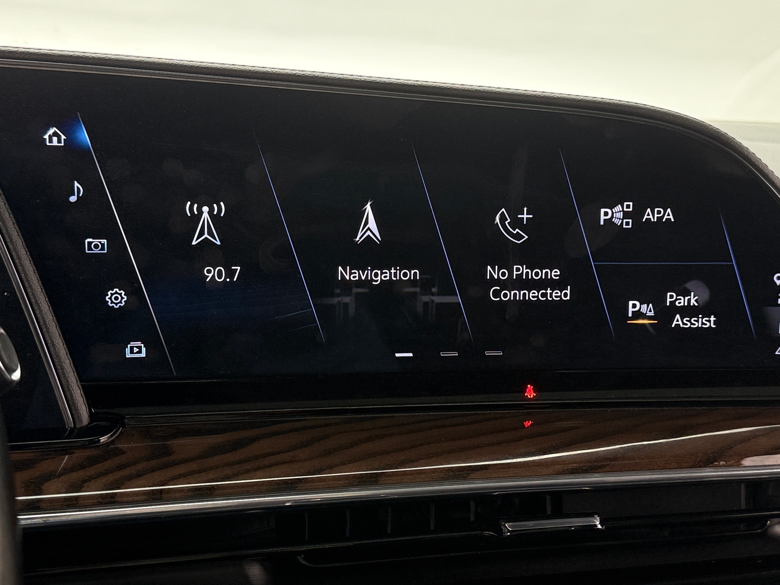 Thumbnail: 2022 Cadillac Escalade - 3