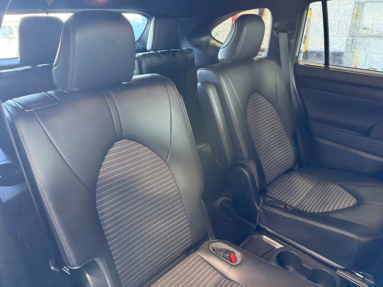 Thumbnail: 2022 Toyota Highlander - 5