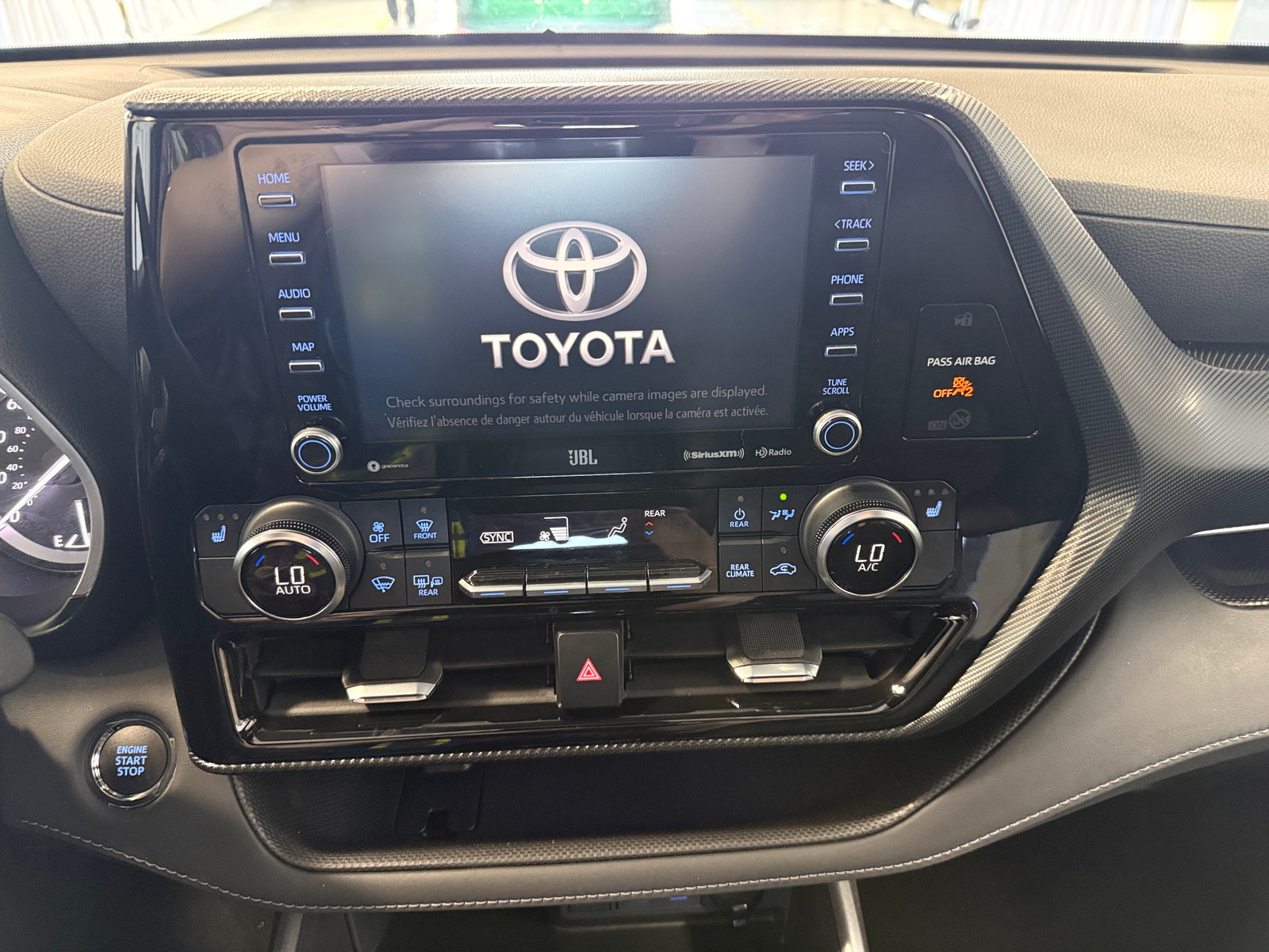 Thumbnail: 2022 Toyota Highlander - 3