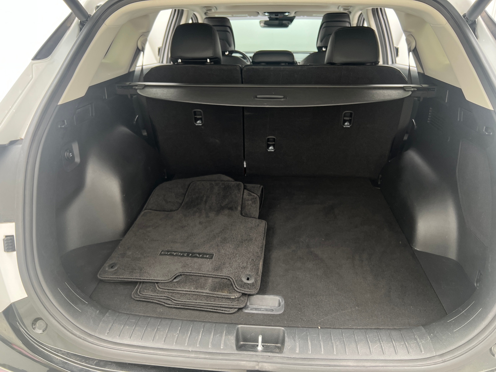 Thumbnail: 2023 Kia Sportage - 6