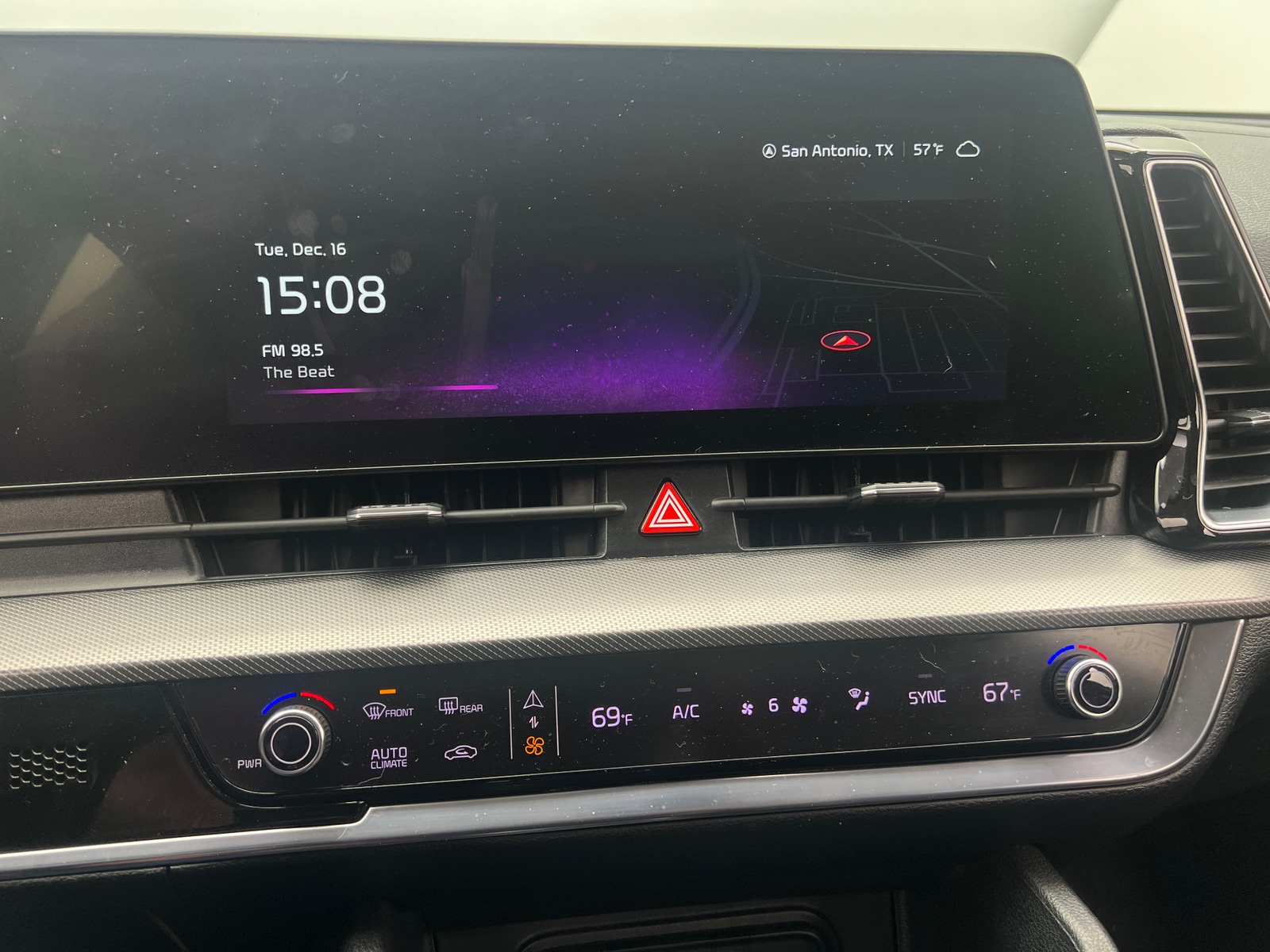 Thumbnail: 2023 Kia Sportage - 3