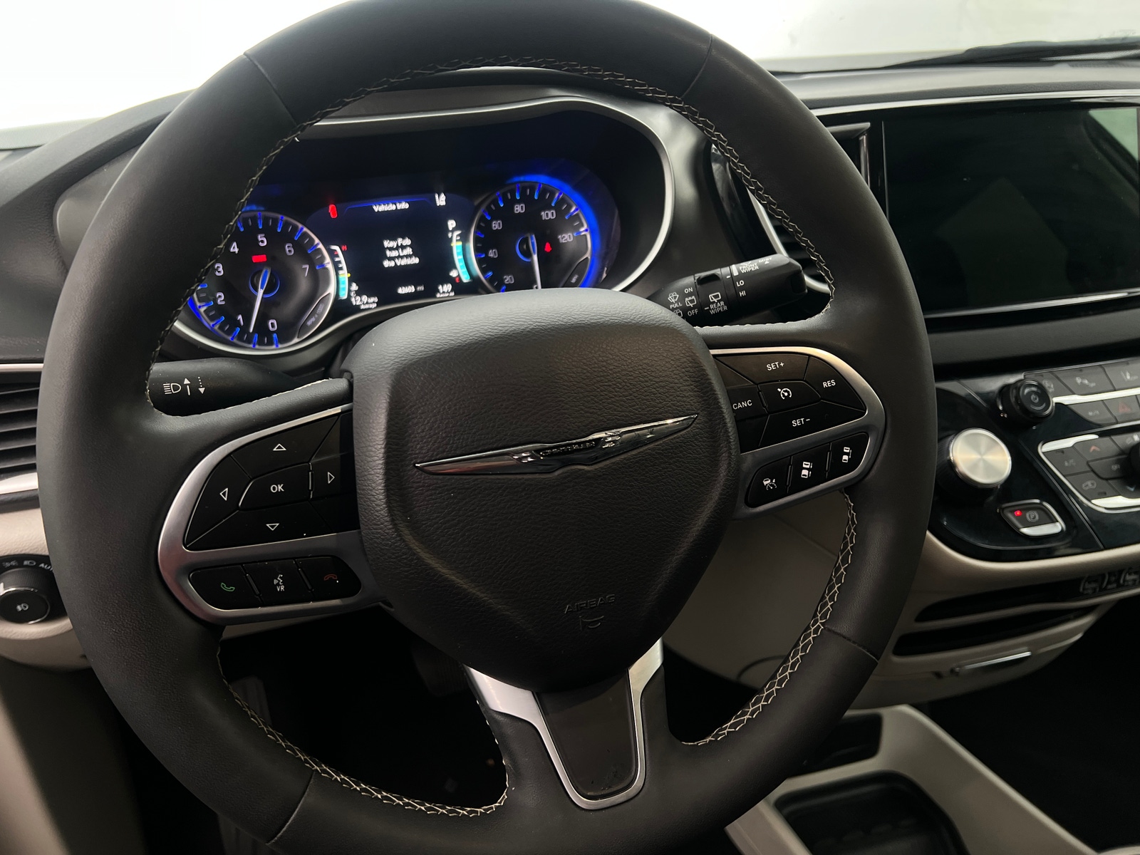 Thumbnail: 2024 Chrysler Pacifica - 4