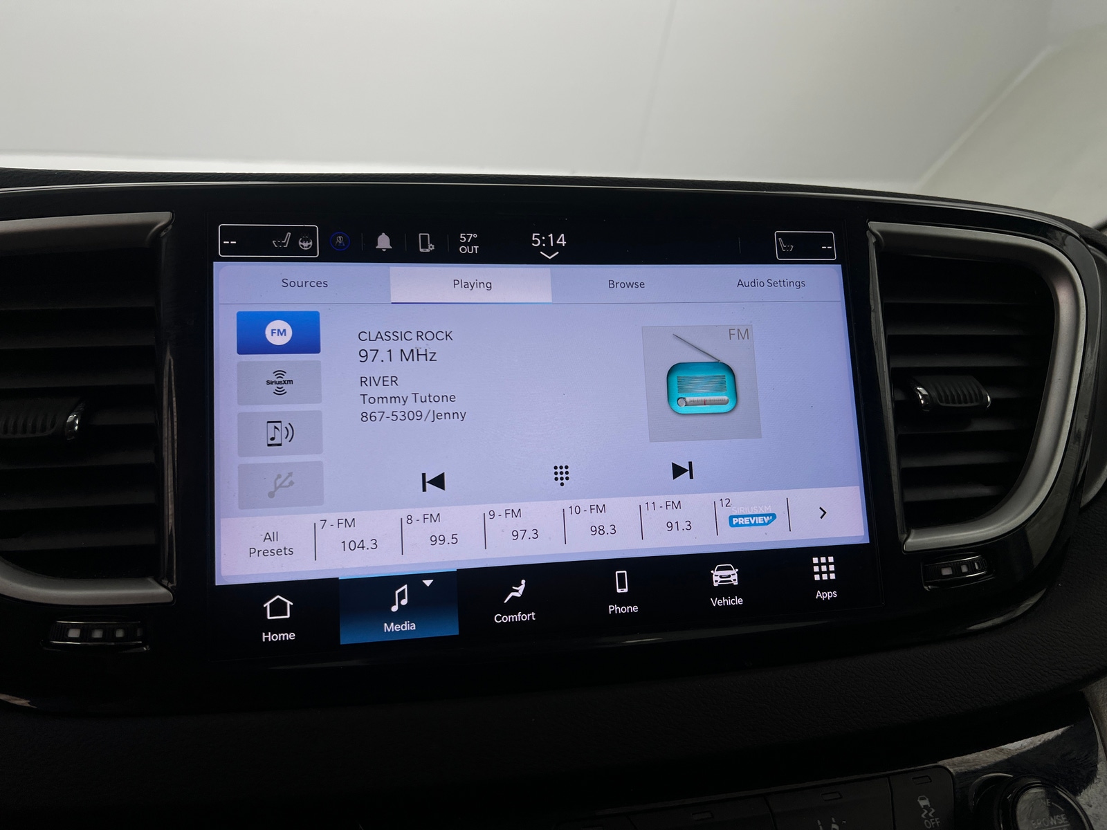 Thumbnail: 2024 Chrysler Pacifica - 3