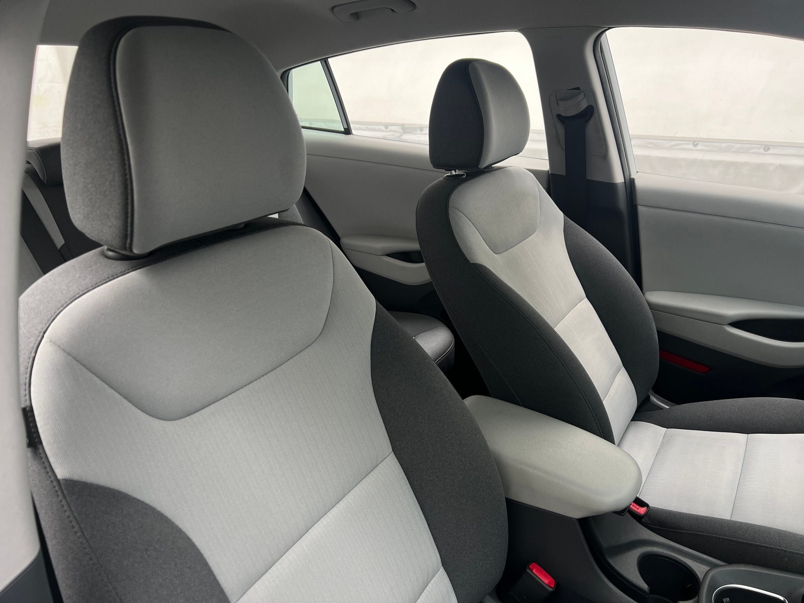 Thumbnail: 2020 Hyundai Ioniq - 2