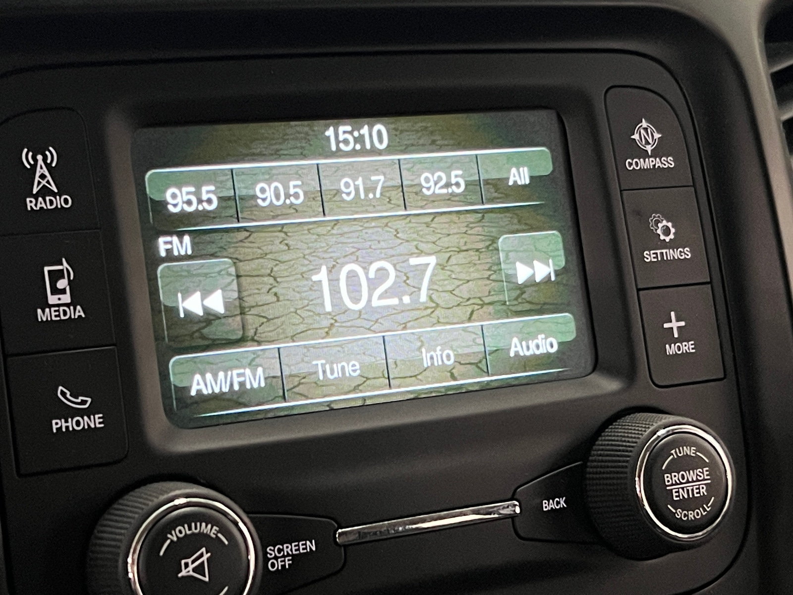 Thumbnail: 2017 Jeep Cherokee - 4