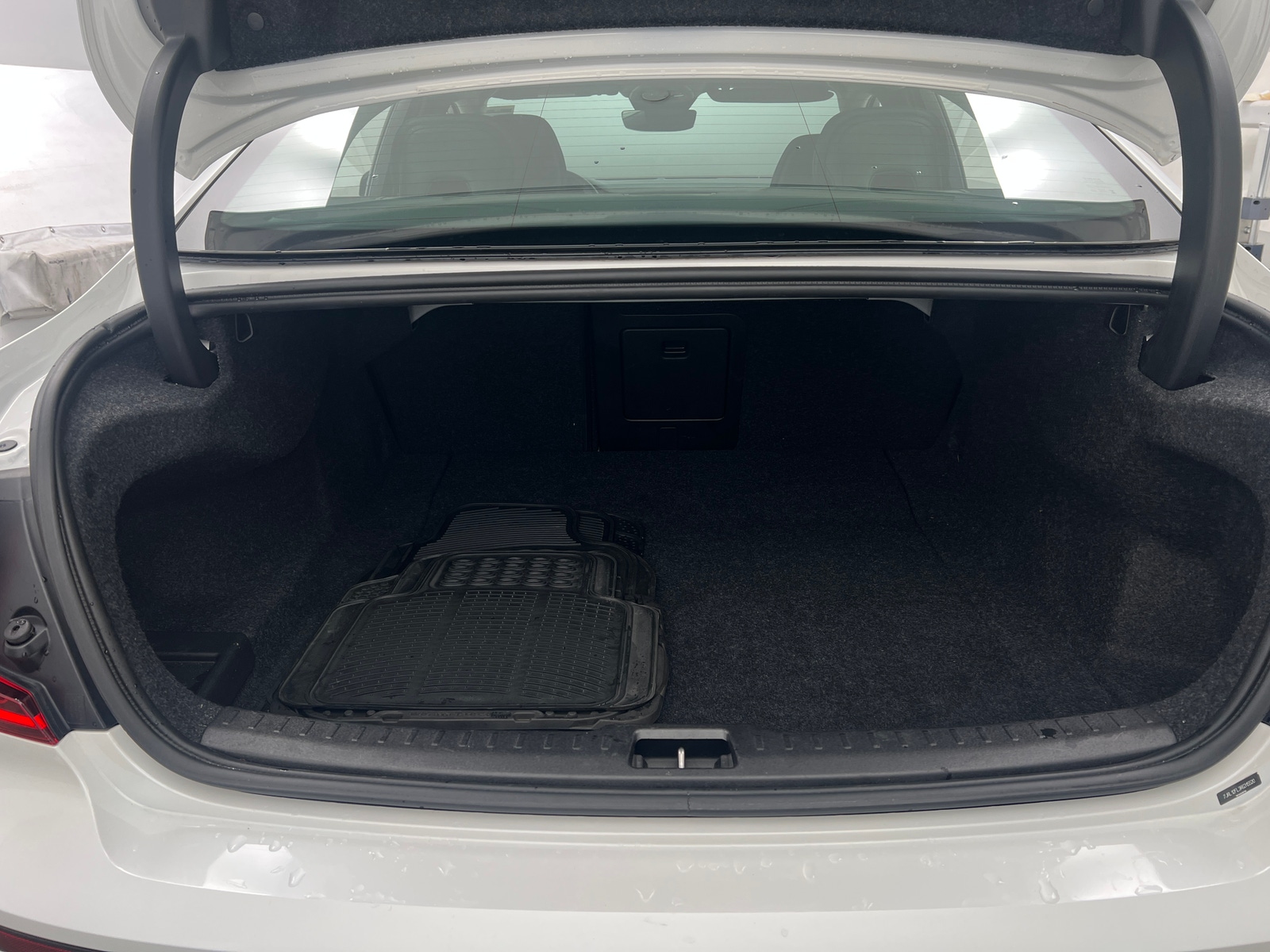 Thumbnail: 2024 Volvo S60 - 6