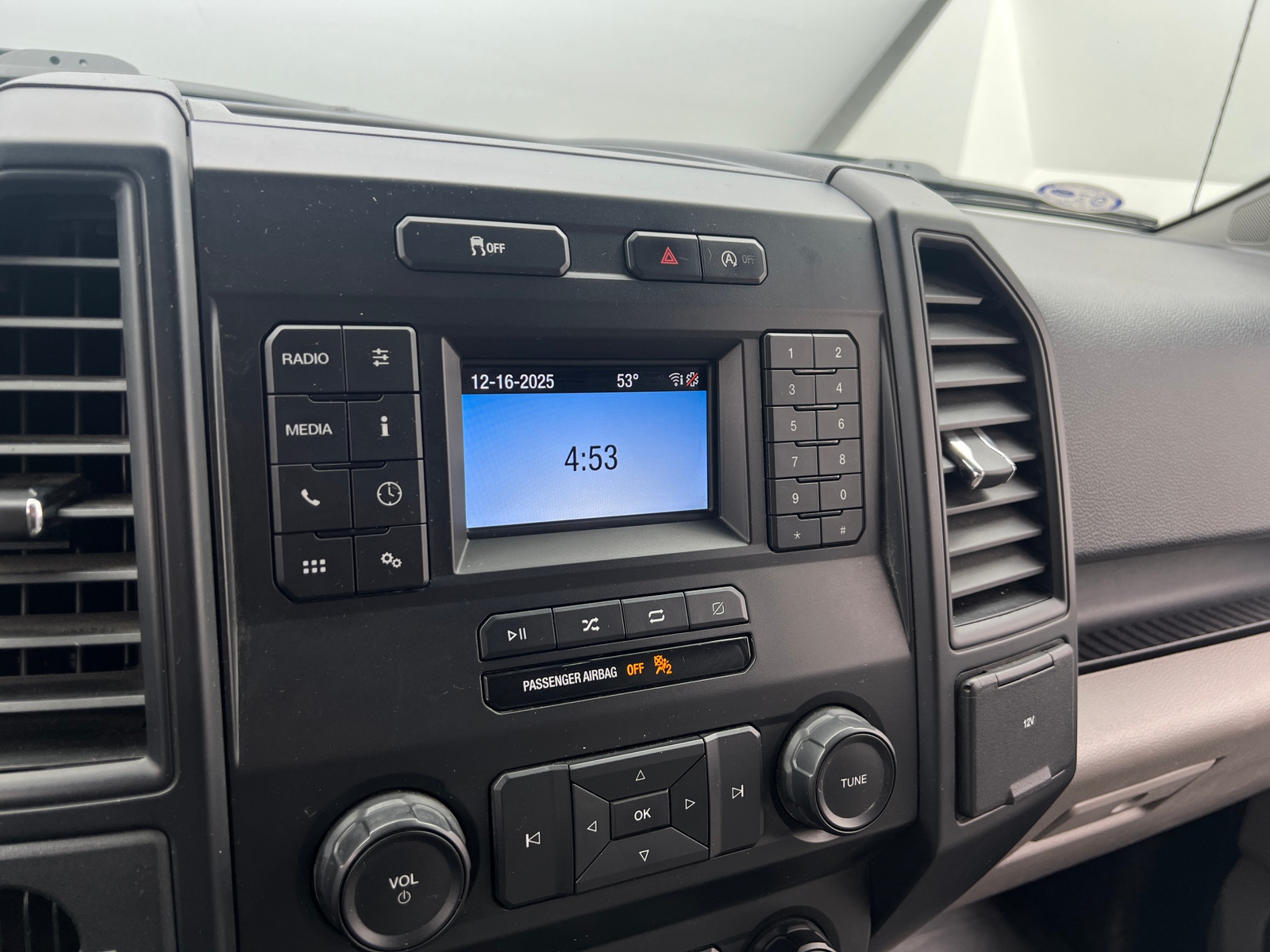 Thumbnail: 2020 Ford Econoline - 3