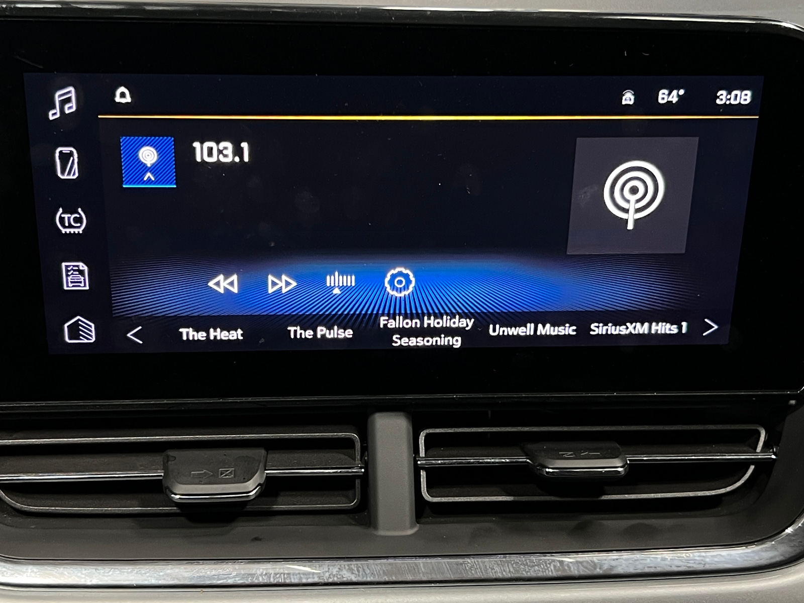 Thumbnail: 2025 Chevrolet Trax - 4