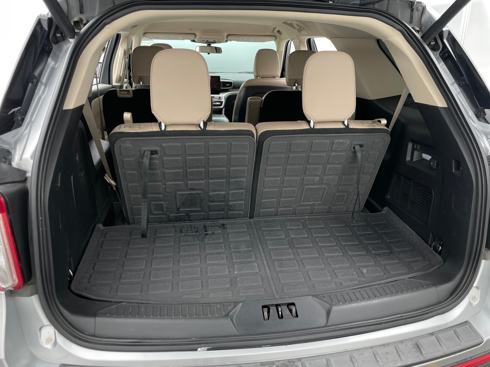 Thumbnail: 2020 Ford Explorer - 7