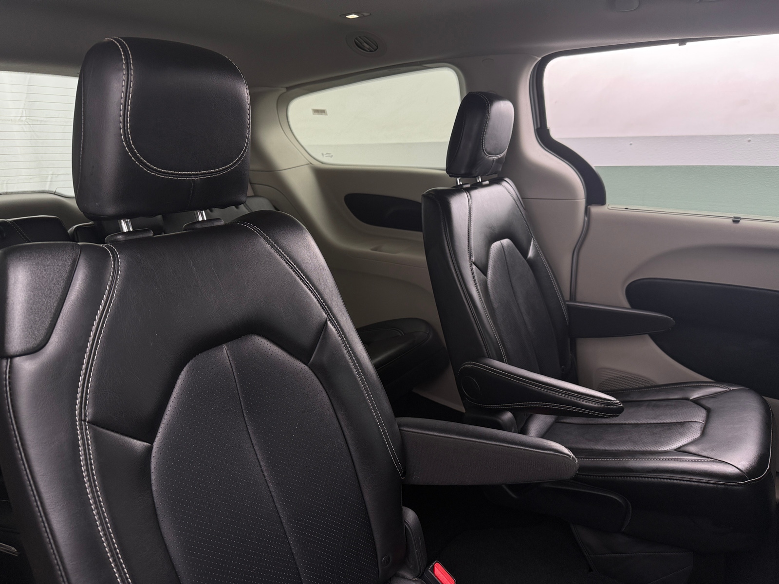 Thumbnail: 2024 Chrysler Pacifica - 5