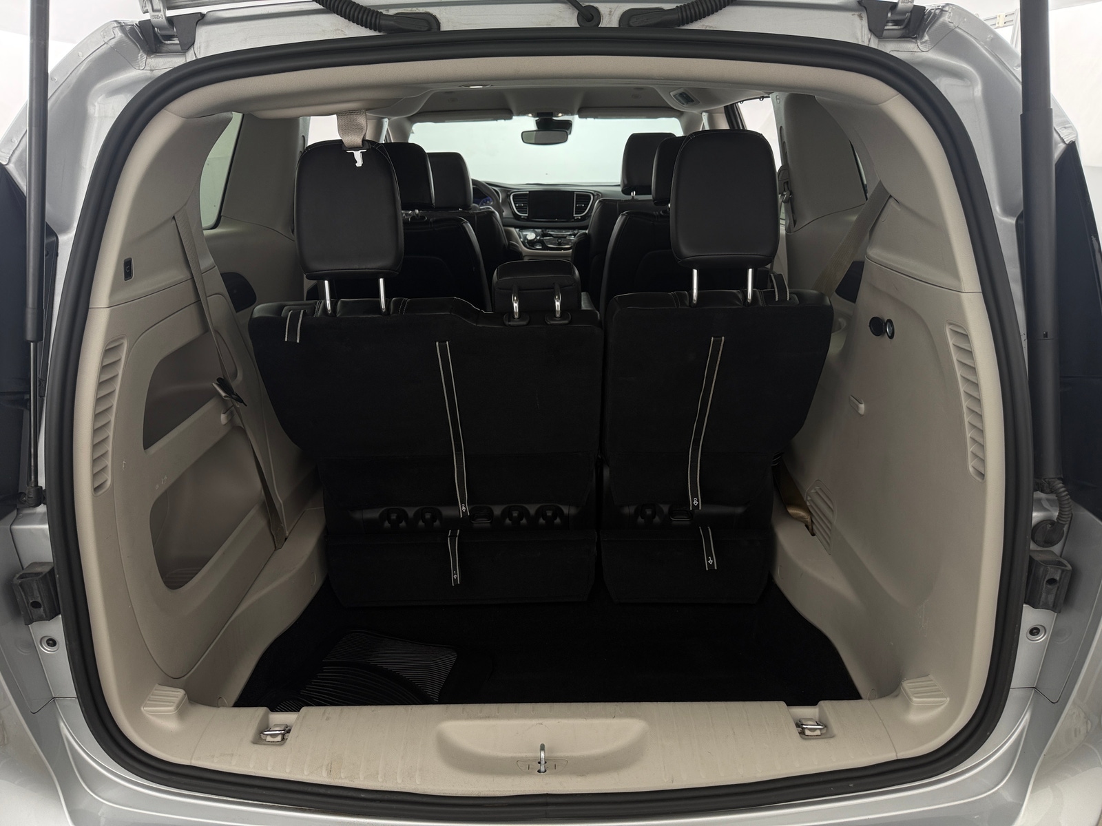 Thumbnail: 2024 Chrysler Pacifica - 6