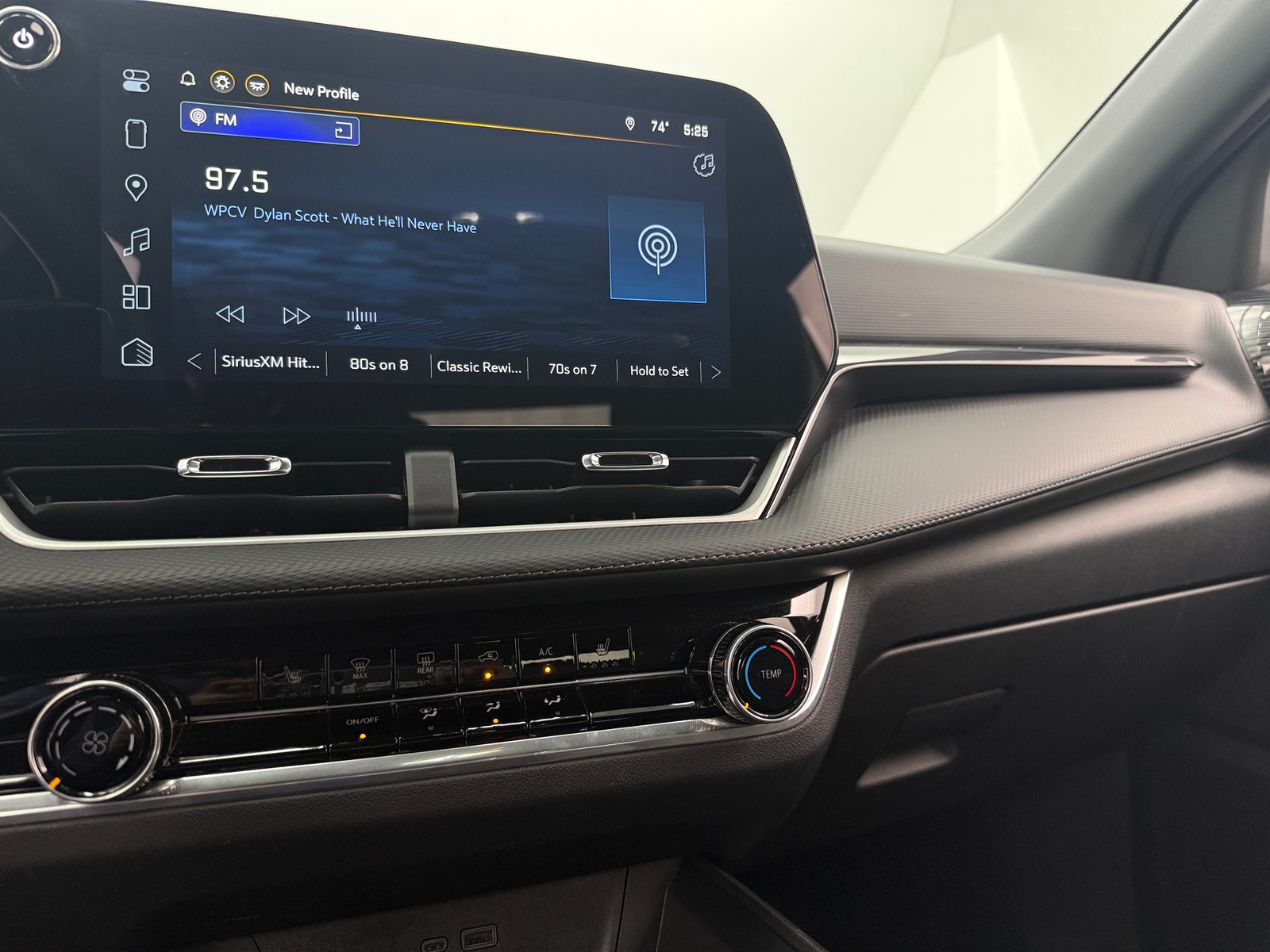 Thumbnail: 2025 Chevrolet Equinox - 4